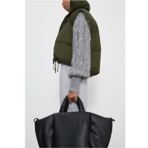 ZARA REVERSIBLE CROPPED PUFFER VEST - Picture 13 of 16